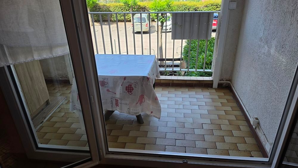 Vente Appartement LE CAP D'AGDE : Secteur du môle (Proche plage 150m et commerces de la flânerie) 1er étage: studio / loggia (21.86m² + 5.10m² loggia). Le cap d agde