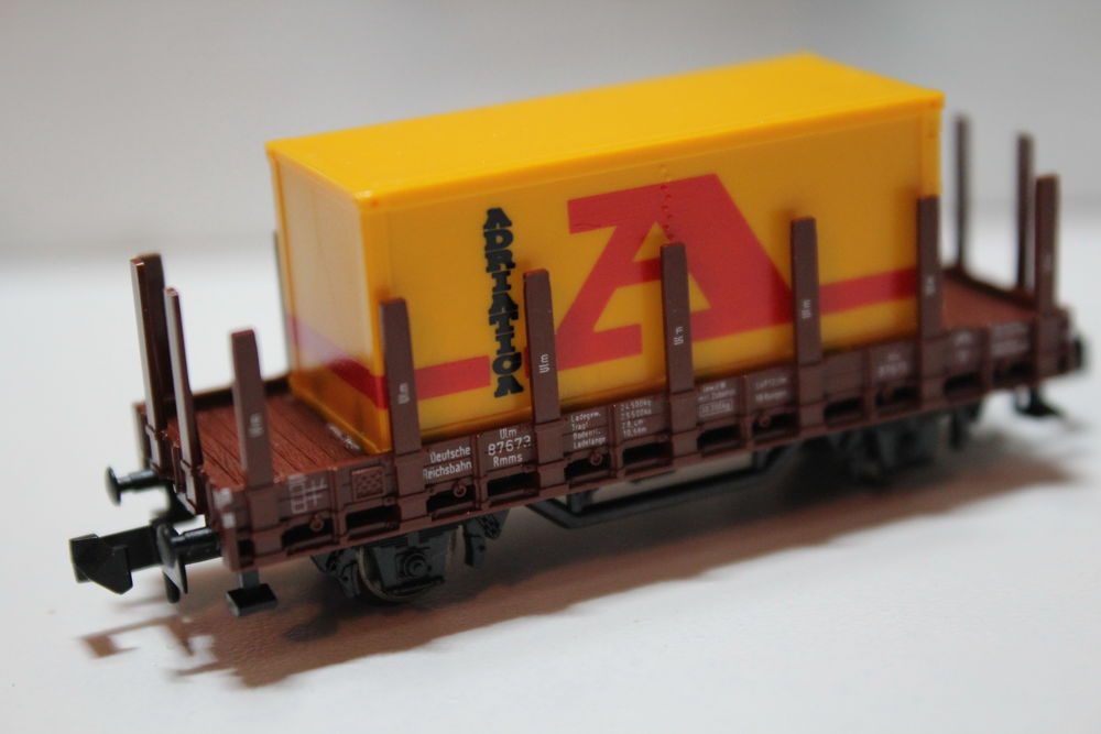 train N MINITRIX 13266 wagon &agrave; rancher avec container &quot;A&quot; Jeux / jouets