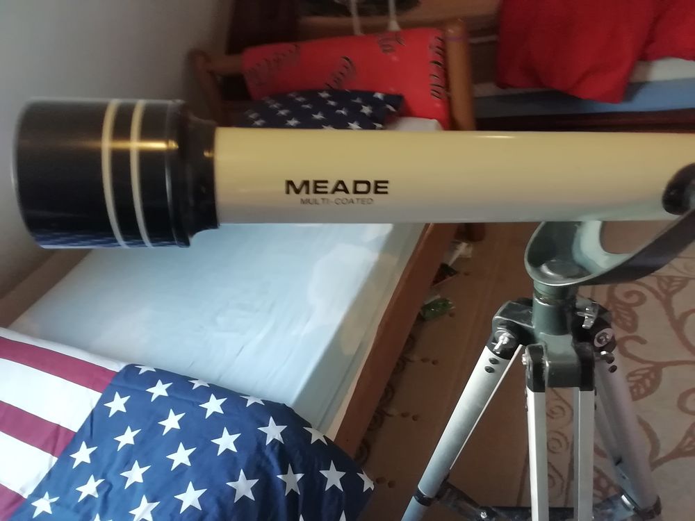 Lunette astronomique Photos/Video/TV
