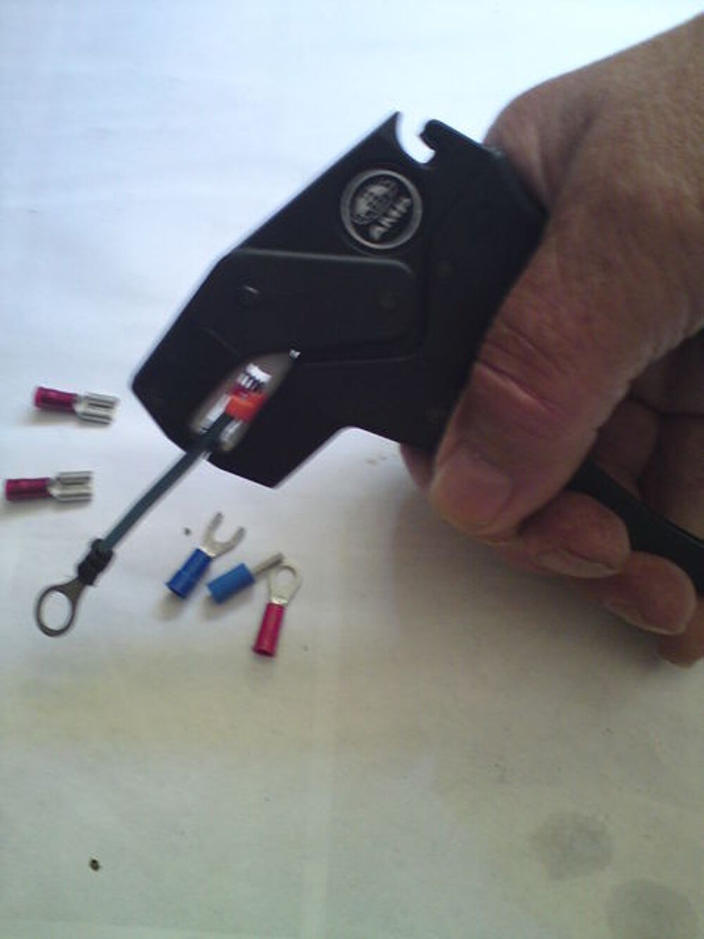 PINCES A D&Eacute;NUDER AUTOMATIQUE Bricolage