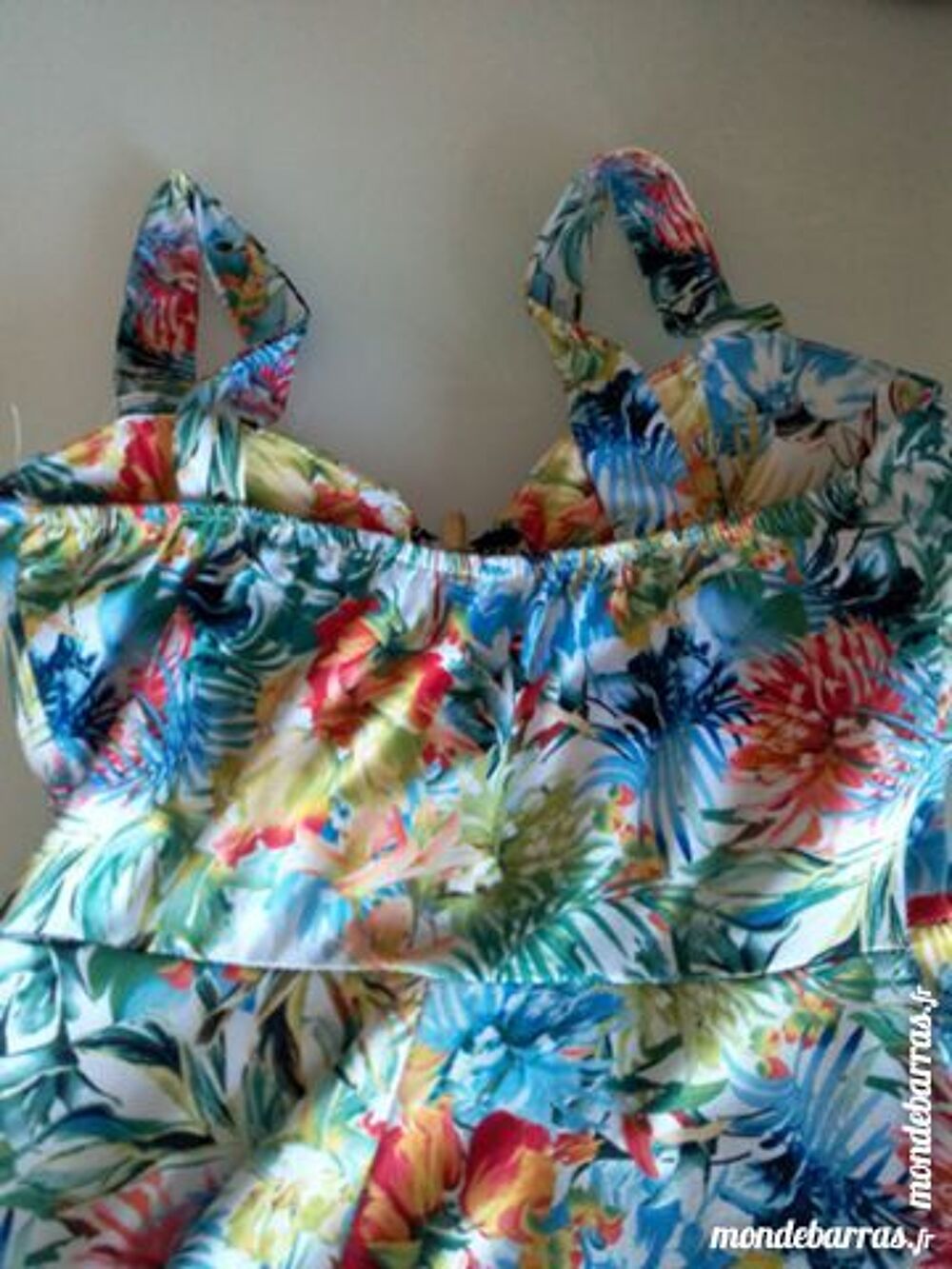 robe neuve Vêtements