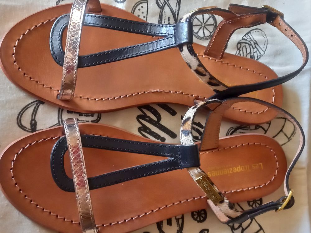 TROPEZIENNES JAMAIS PORTEES
Pointure : 36 Chaussures