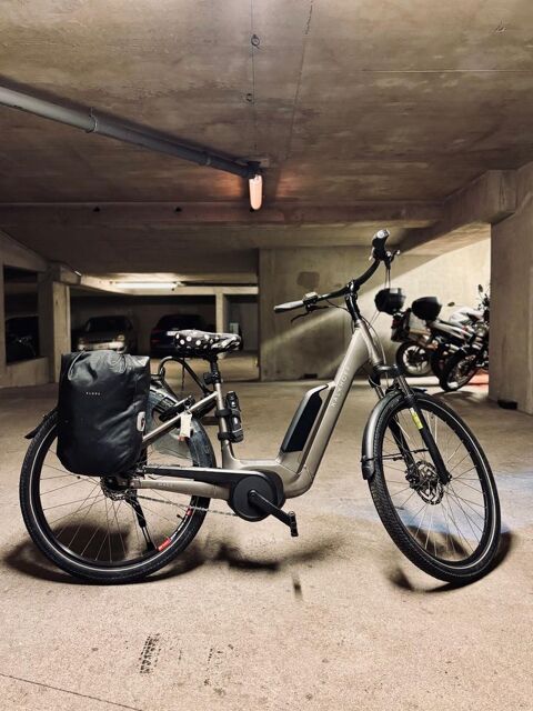 vélo électrique de trois ans bien entretenu Arcueil (94)