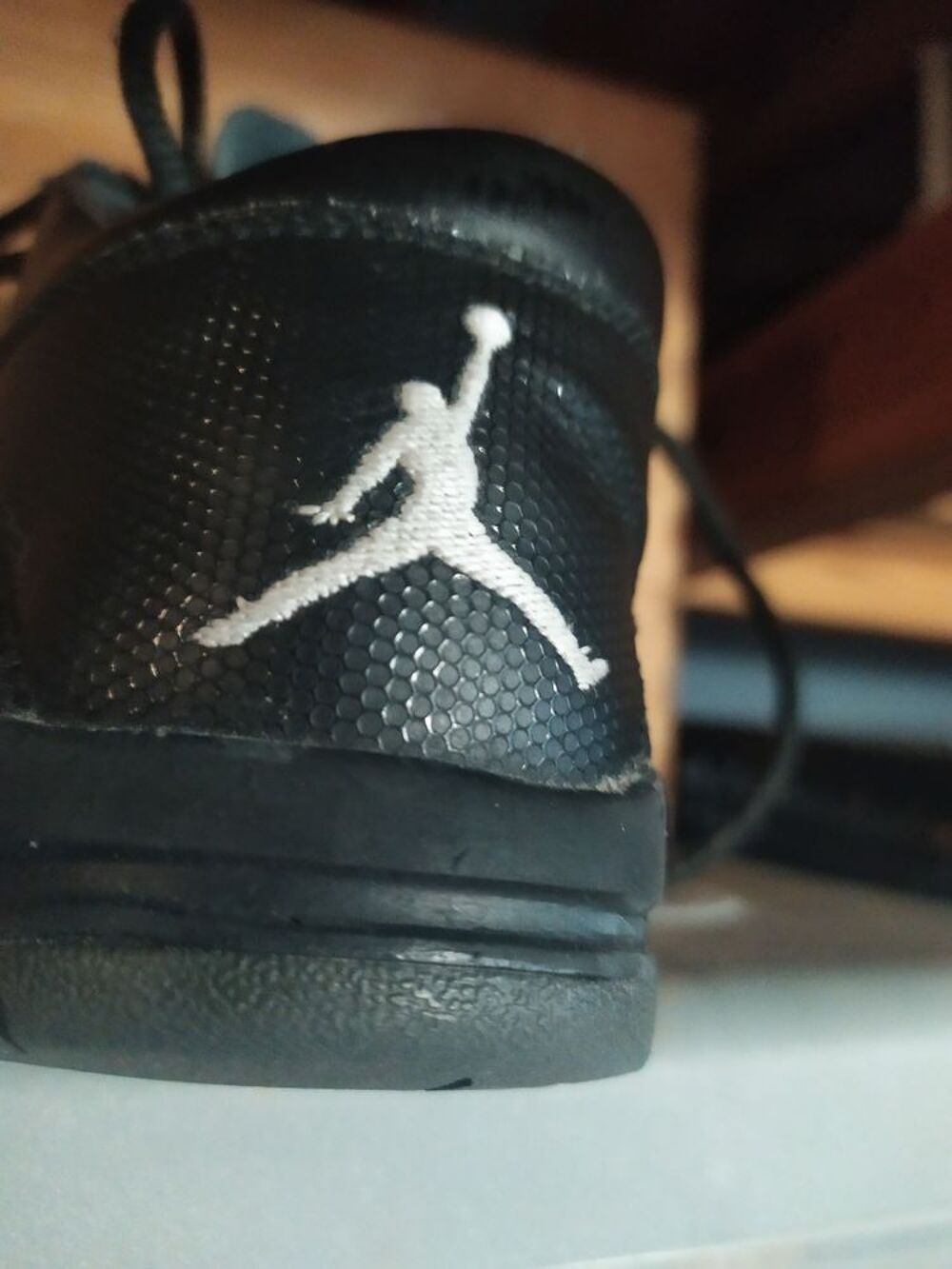 BASKETS JORDAN NOIRES ACHETEE 120 EUROS VENDUES 20 Chaussures enfants