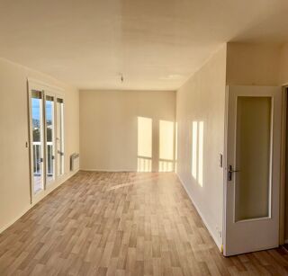  Appartement  vendre 5 pices 78 m Guret
