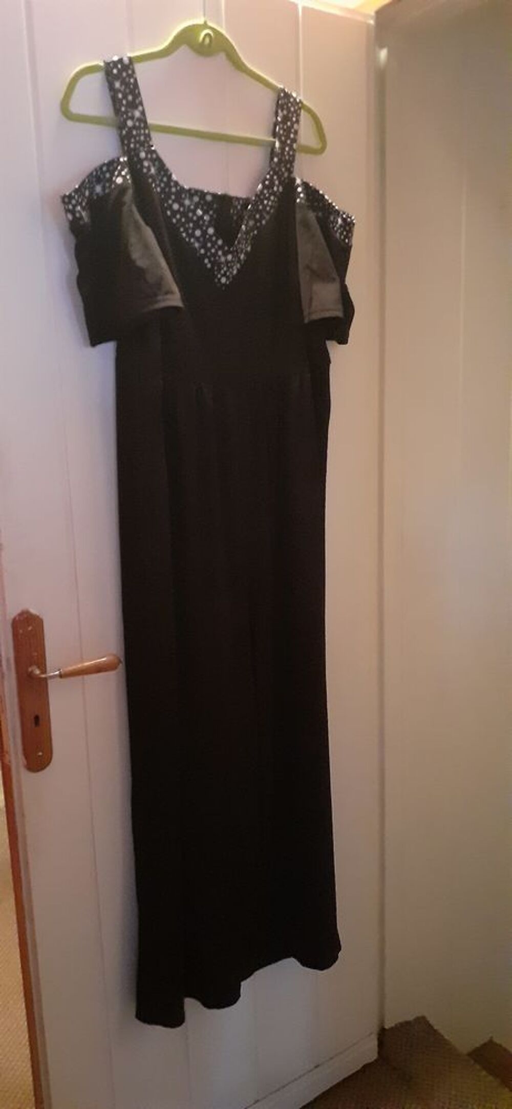 vetement neuf trop dans placard Vêtements
