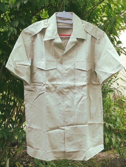 Chemisette uniforme beige taille 39 manches courtes 13 Saint-Philippe-du-Seignal (33)