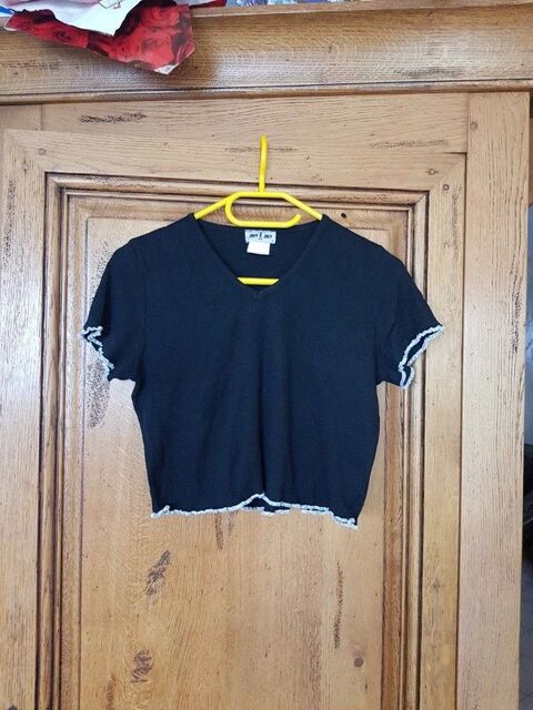 Top court noir manches courtes surpiqures blanches neuf marq 5 Viriat (01)