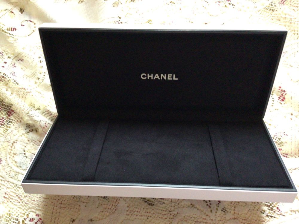 Bo&icirc;te &agrave; bijou CHANEL Bijoux et montres
