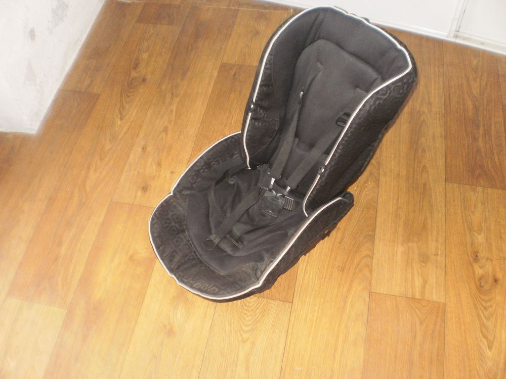 poussette Chico trio Pu�riculture