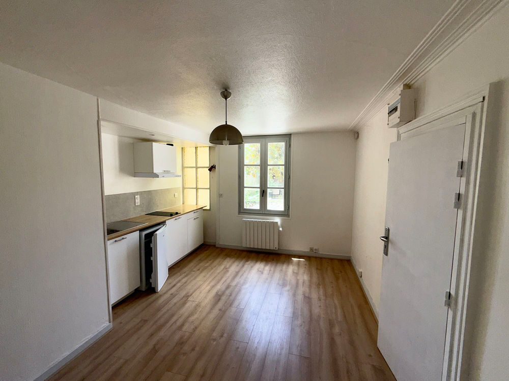 Location Appartement Studio avec cuisine ouverte, au calme, sur jardin intérieur Niort