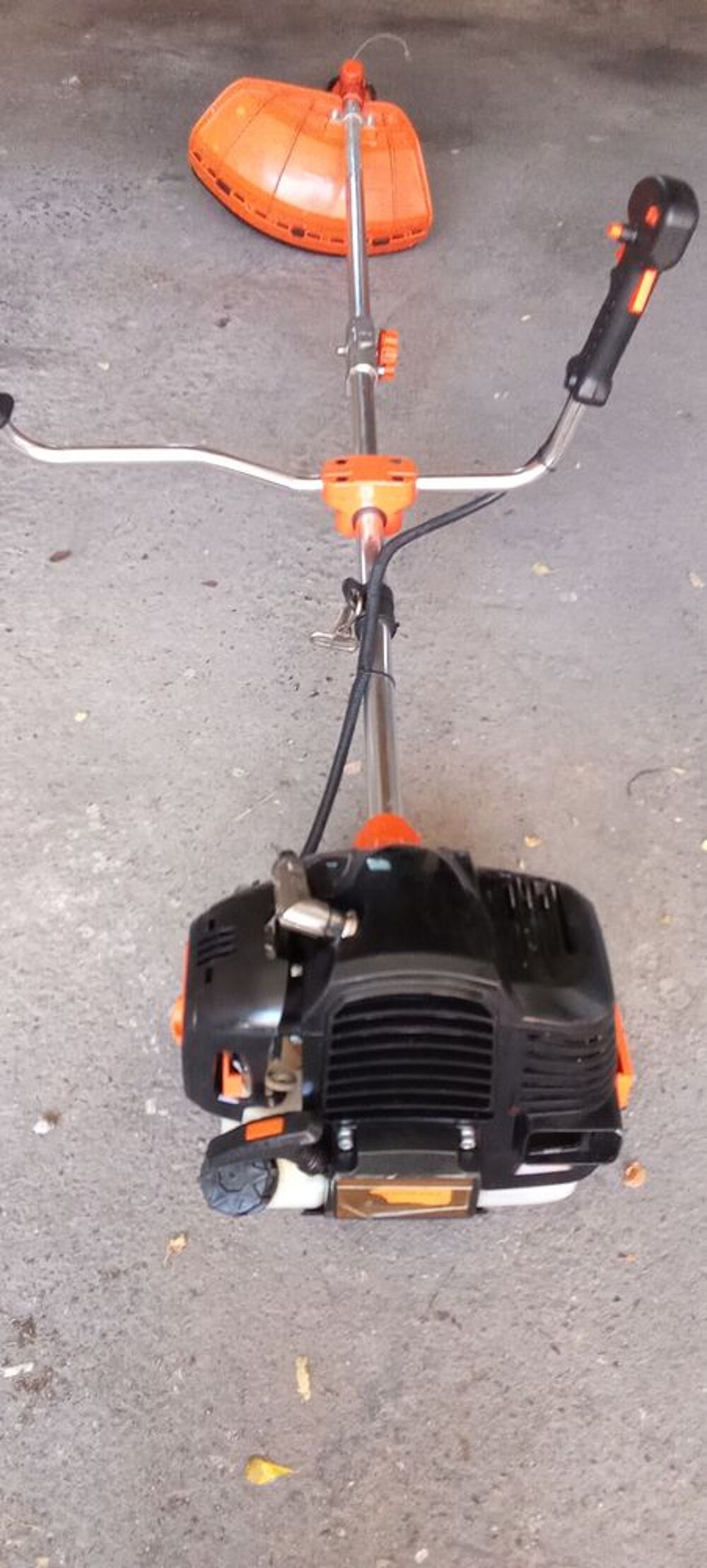 D&eacute;broussailleuse thermique TIMBERPRO 
R&eacute;vis&eacute; Bricolage