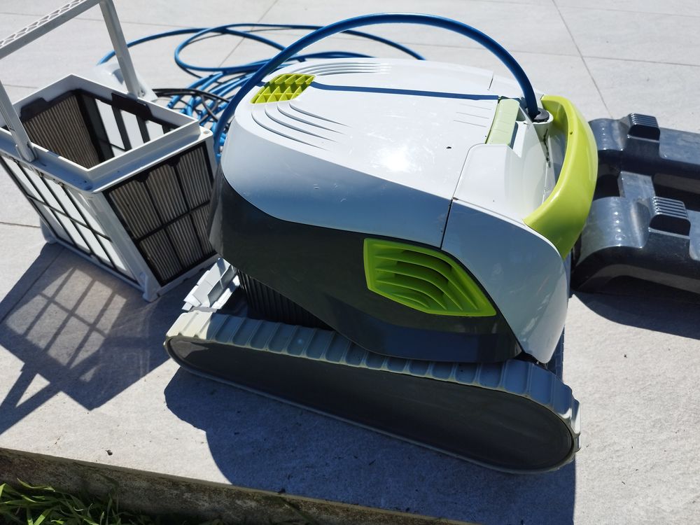 Robot aspirateur piscine Dolphin T35 avec chariot gtie 2 ans Jardin