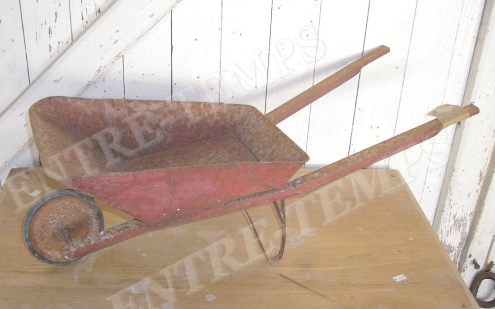 ANCIENNE BROUETTE M&Eacute;TAL POUR ENFANT 1930 Jeux / jouets