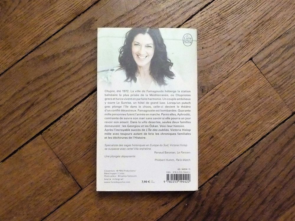 La Ville Orpheline- Victoria Hislop- Le Livre de Poche Livres et BD