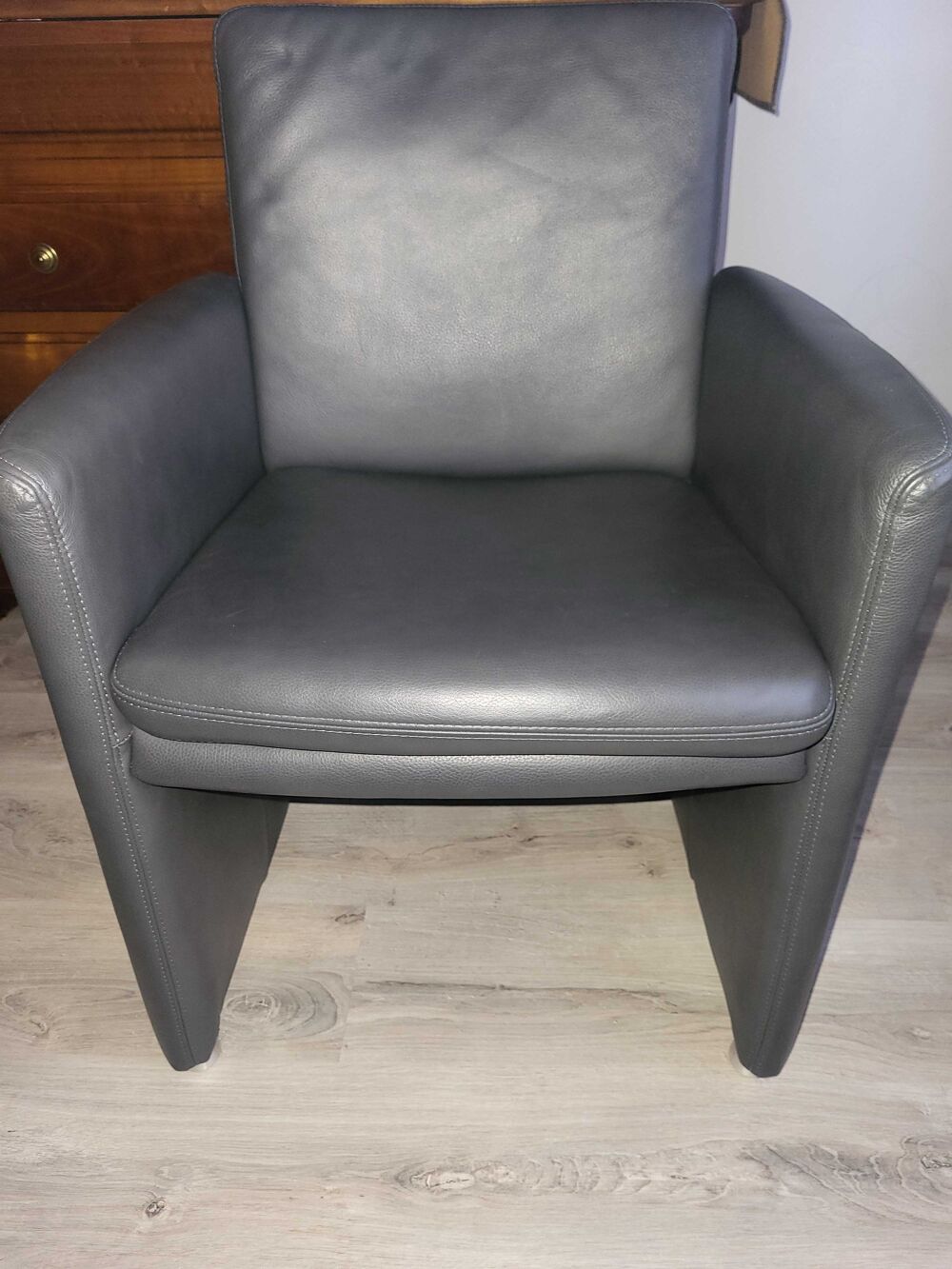 Magnifique fauteuil cuir en excellent &eacute;tat. W.Schillig. Meubles