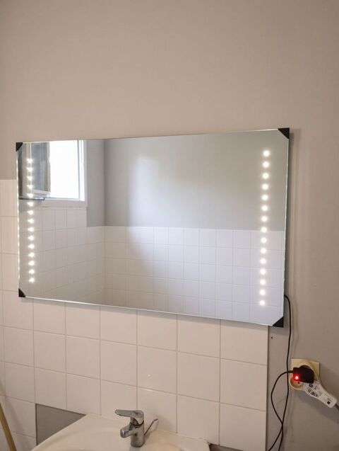 Miroir LED 60x100 cm salle de bain ? Très bon état
60 Saint-Germain-des-Prés (45)