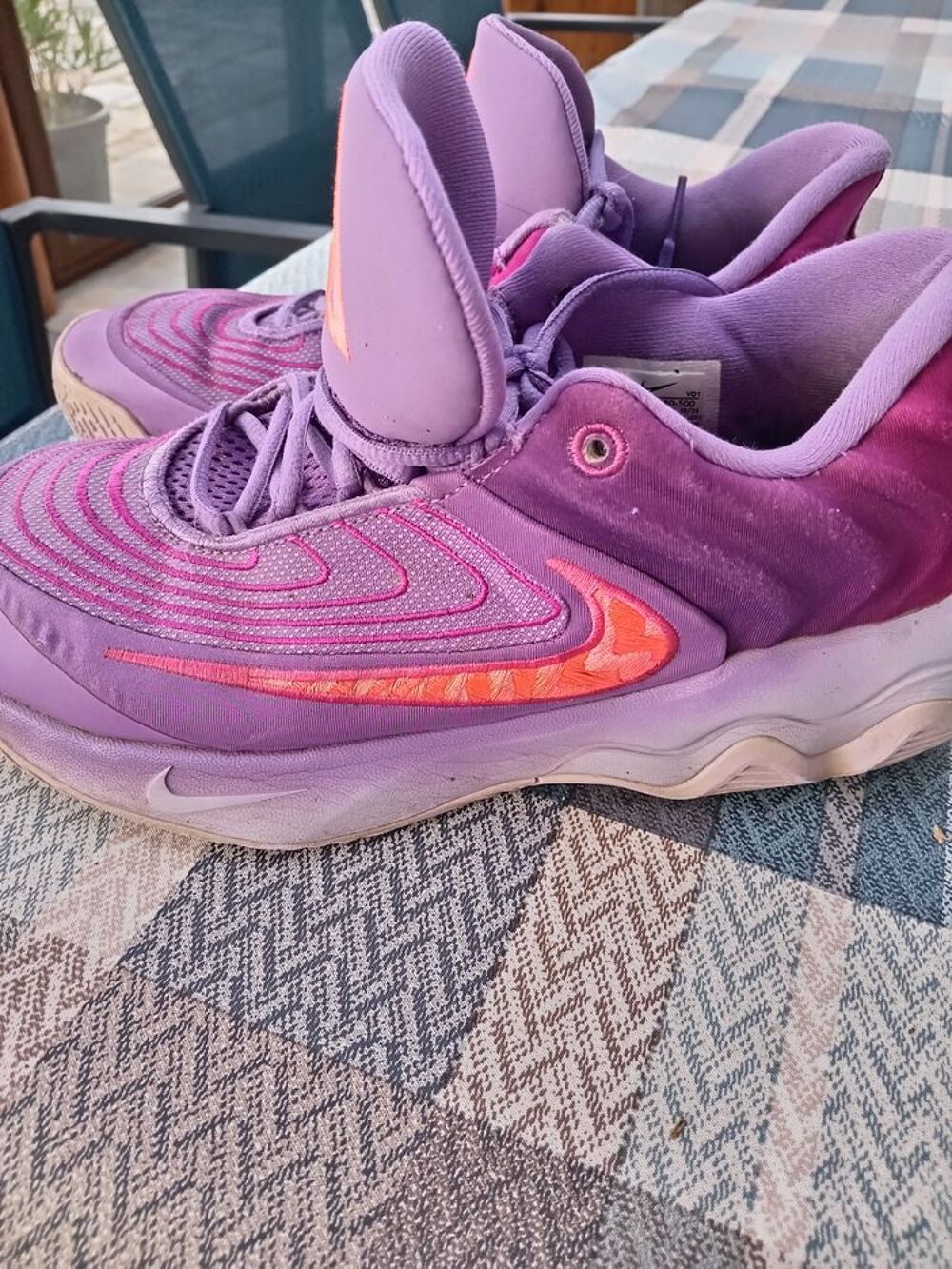 Basket nike gianis violette et rose tr&egrave;s confortable Chaussures