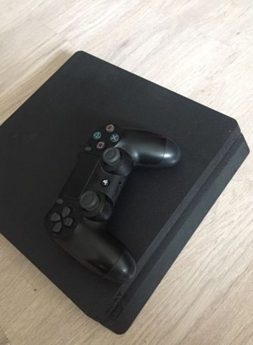 PS4 1To + 6 jeux Consoles et jeux vidéos