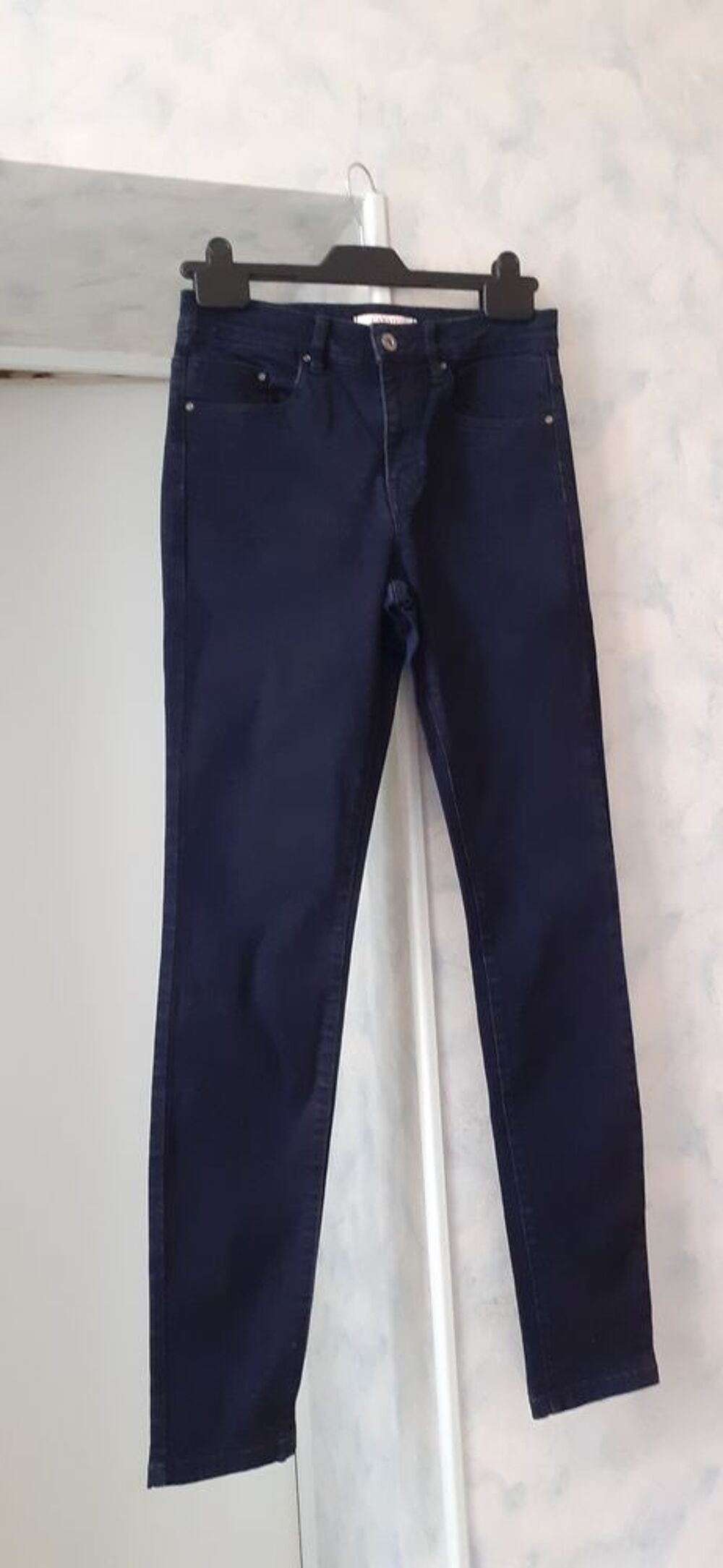 Jean skinny taille 36-38 Vêtements
