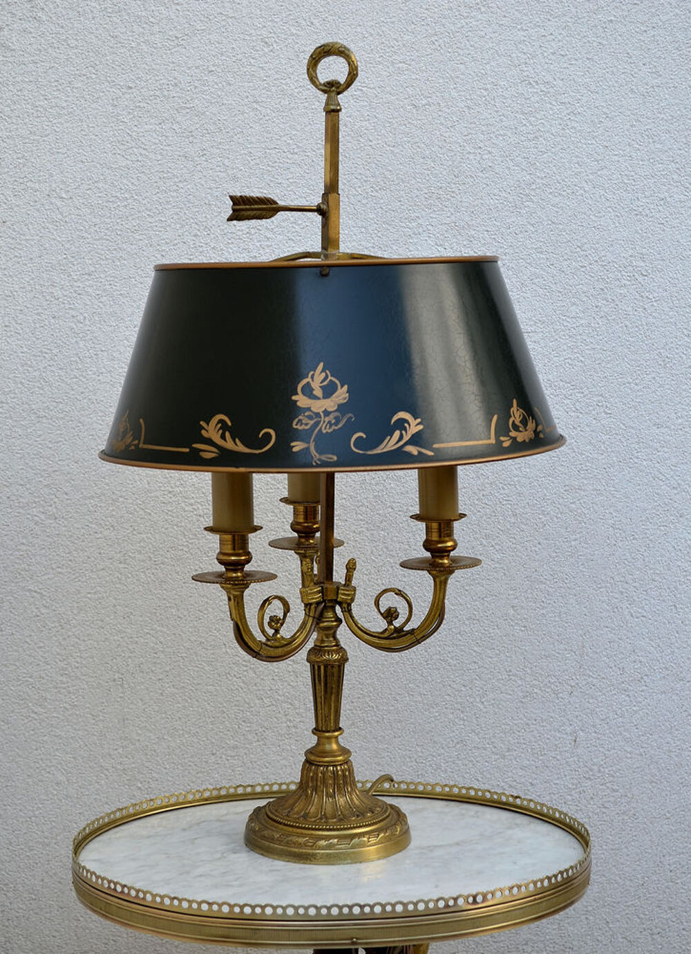 Lampe Bouillotte en bronze finement cisel&eacute; abat jour en t&ocirc;le Décoration