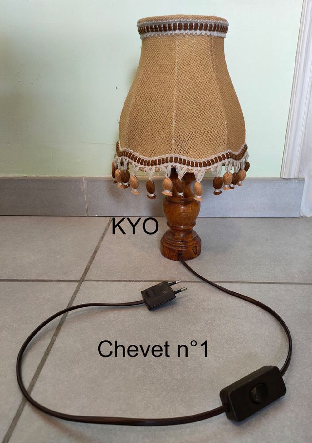 Lampe chevet conique bois &agrave; poser, abat-jour marron tissu Décoration