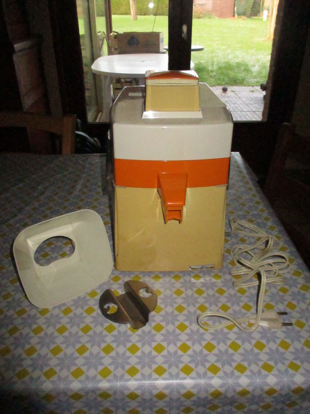 centrifugeuse &eacute;lectrique en tr&egrave;s bon &eacute;tat de fonctionnement Electroménager