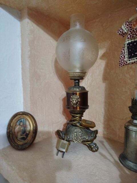 LAMPE EN LAITON NAPOLEON III 80 Marseille 13 (13)