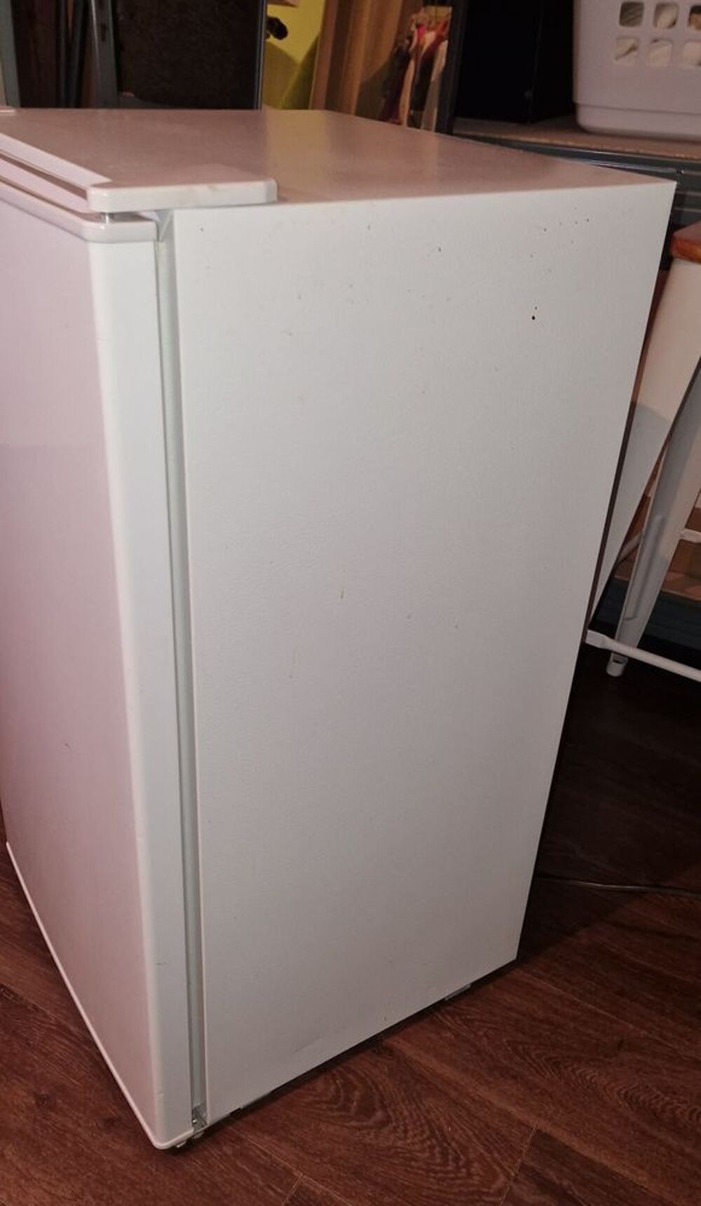 R&eacute;frig&eacute;rateur 100 litres &eacute;tat neuf Electrom�nager
