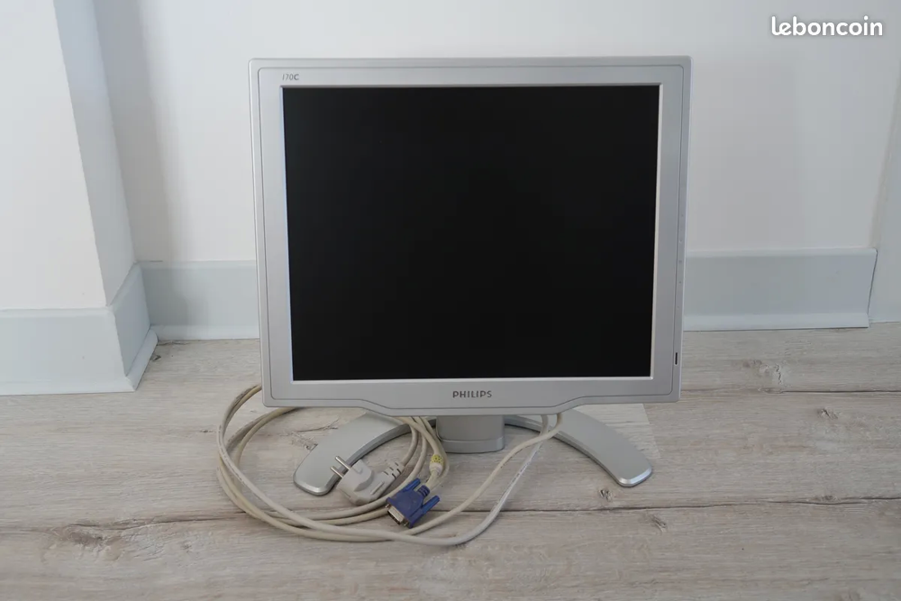 Ecran LCD 17 pouces Philips 170 C4FS en tr&egrave;s bon &eacute;tat Matériel informatique
