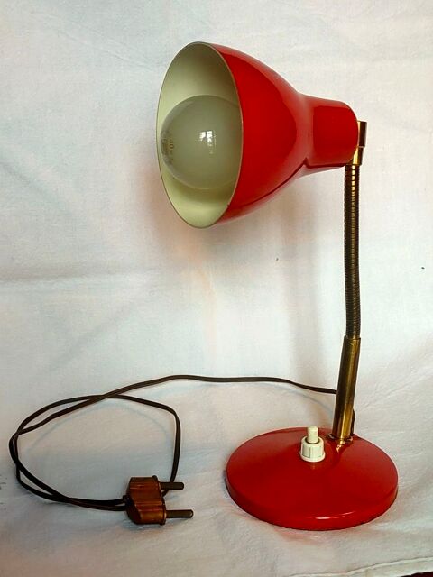 Lampe design rouge 25 Avermes (03)