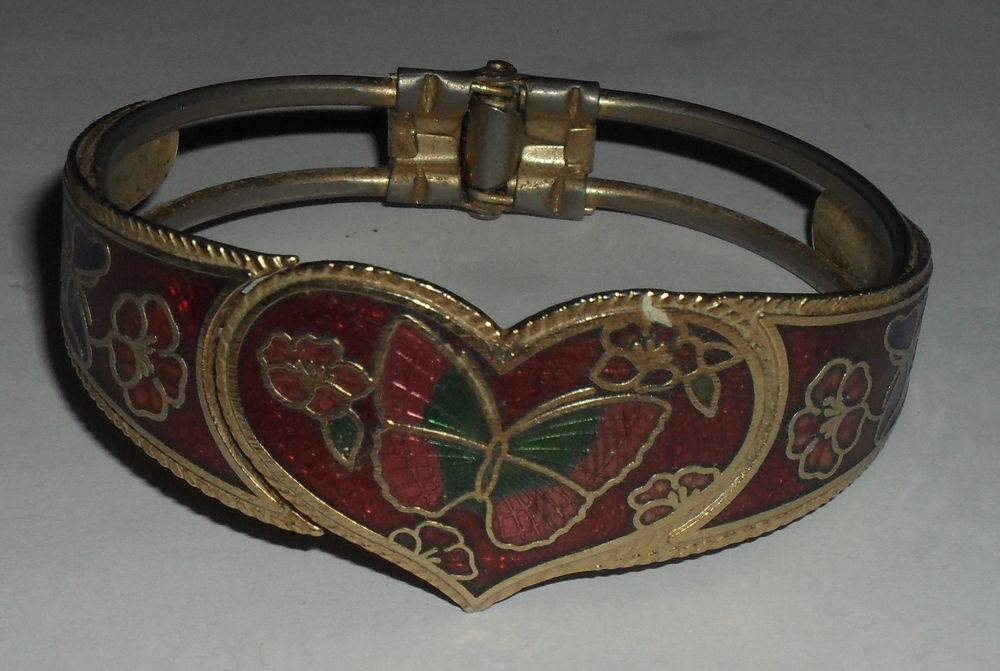 Bracelet C?ur. Bijoux et montres