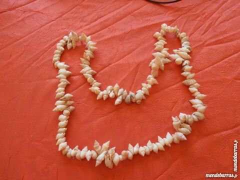 Collier de coquillages 3 (28b) 5 Tours (37)