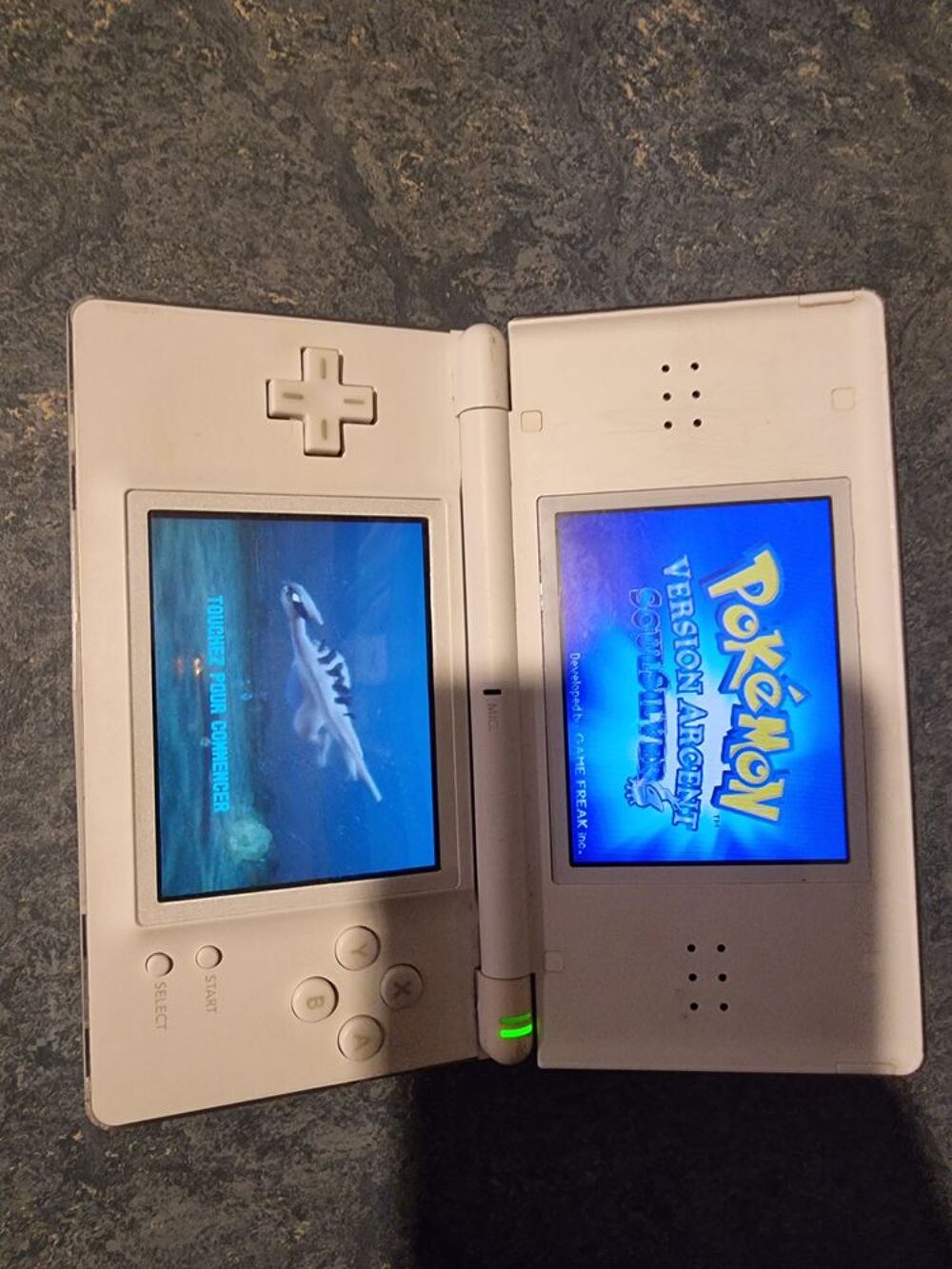Console Nintendo DS Lite blanche et sans chargeur Consoles et jeux vidéos