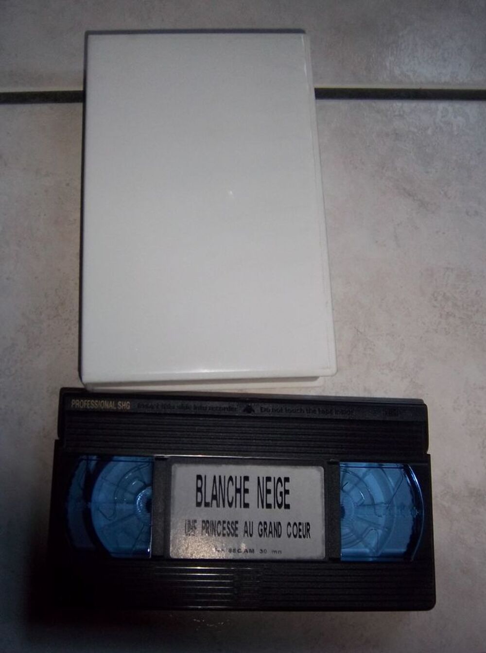 Vhs Blanche Neige une princesse au grand coeur DVD et blu-ray