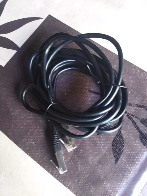 Cordon RJ45 mà¢le/ RJ 45 mà¢le longueur 3 mètres 3 Avermes (03)