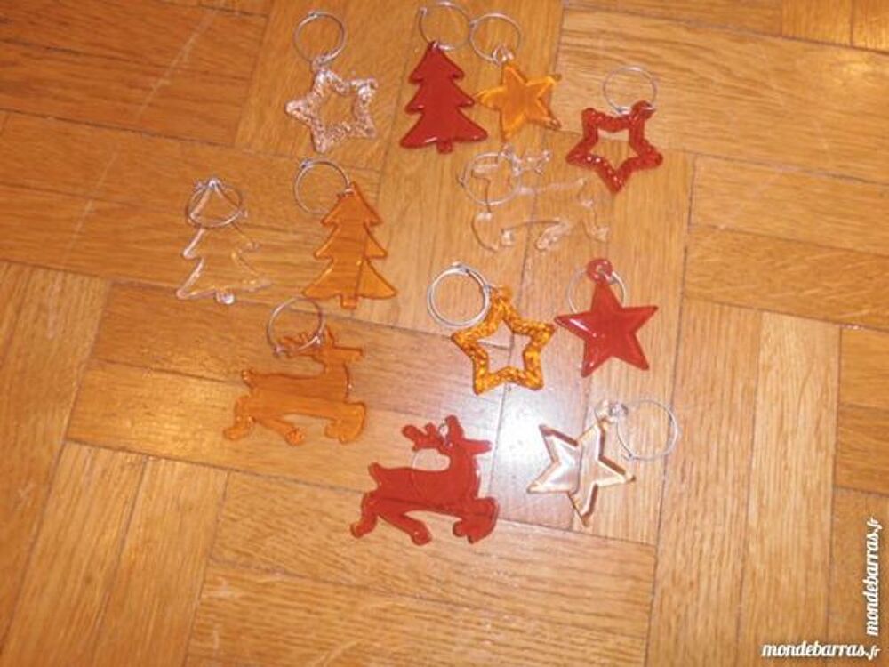 D&eacute;coration de cadeaux ou marque-verres (69) Décoration