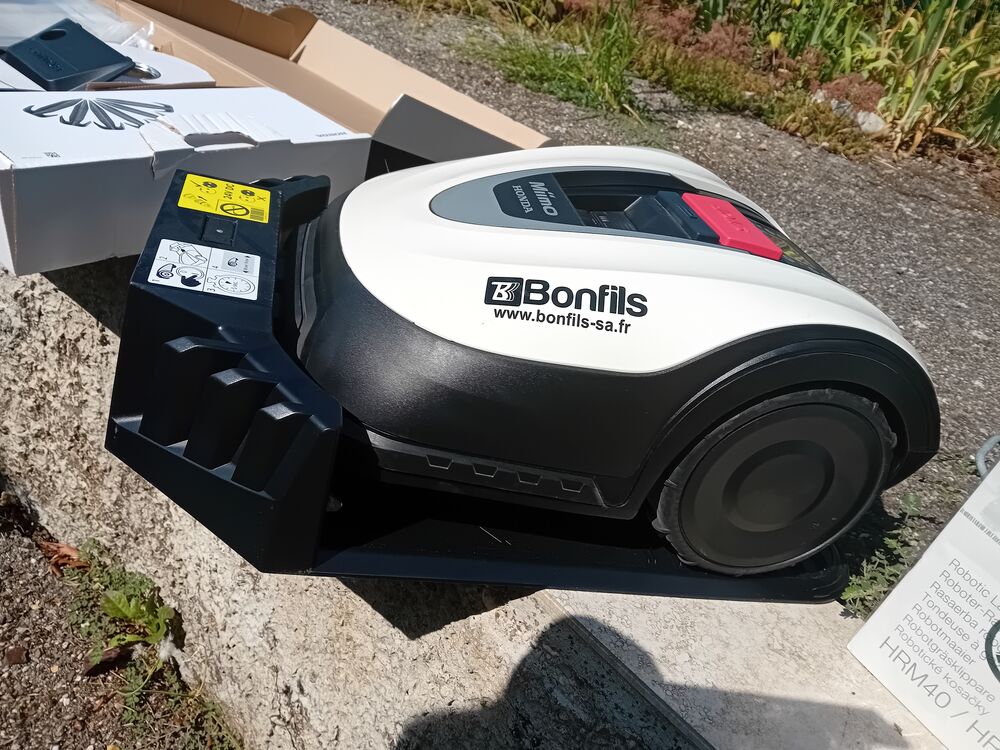Tondeuse HONDA robotis&eacute;e Jardin