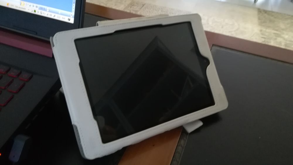 TABLETTE ACER ICONIA QUASIMENT JAMAIS SERVIE ! MODELE A1 Téléphones et tablettes