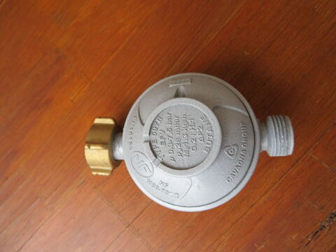 D�tendeur neuf pour bouteille butane . 8 �chenoz-la-M�line (70)