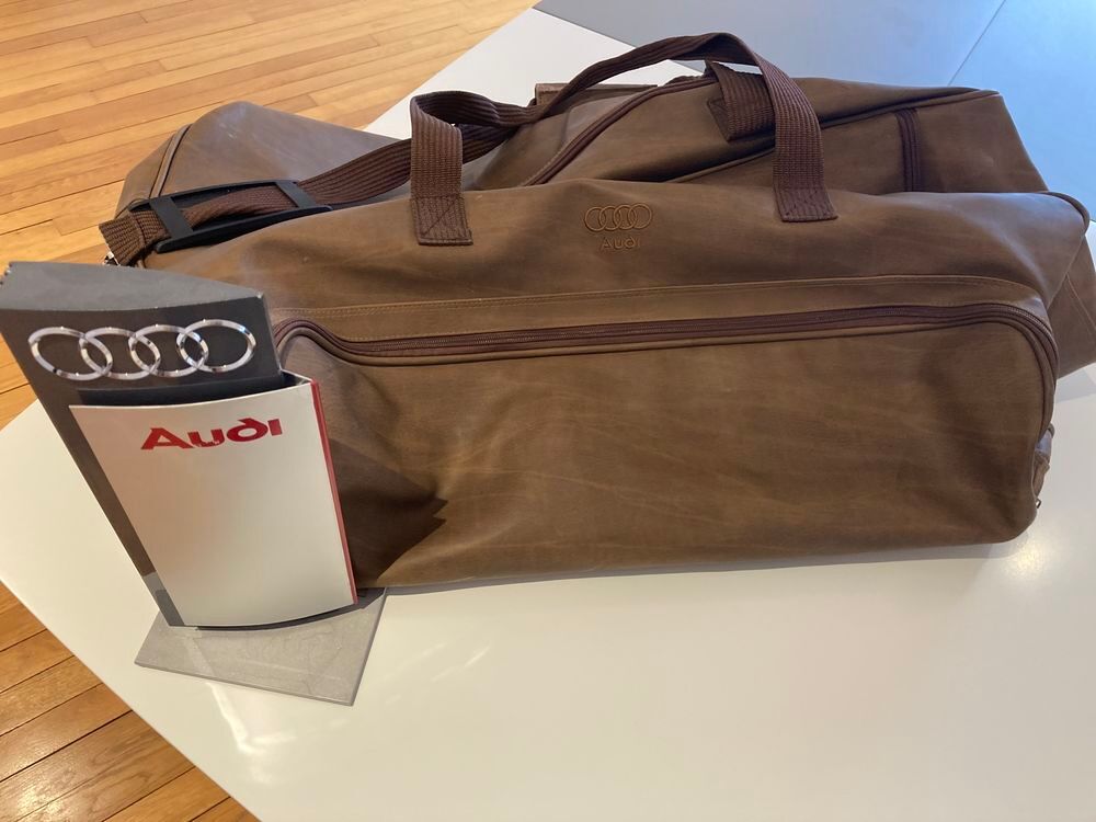 Grand sac de voyage de la marque AUDI DESIGNER Maroquinerie