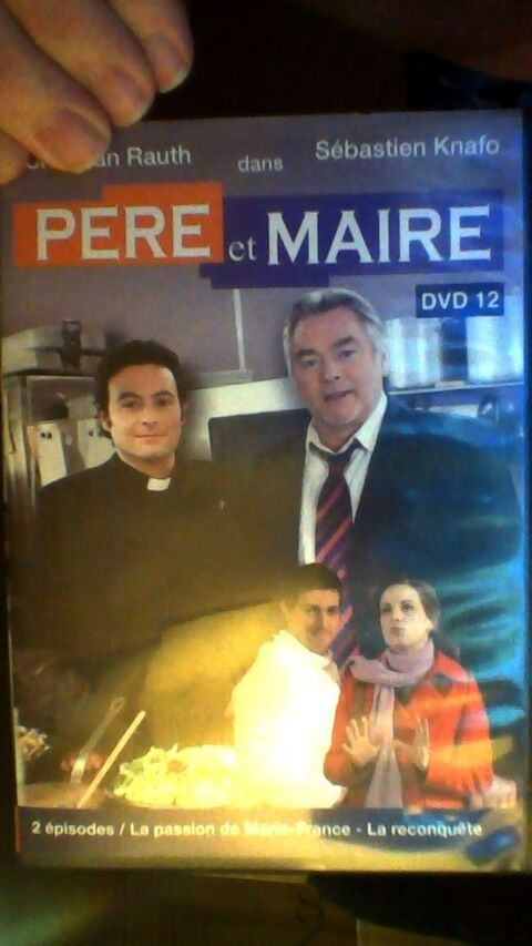 bonjour , *JE CHERCHE * des DVD DE PERE ET MAIRE 9.10.11.12* 2 Manosque (04)