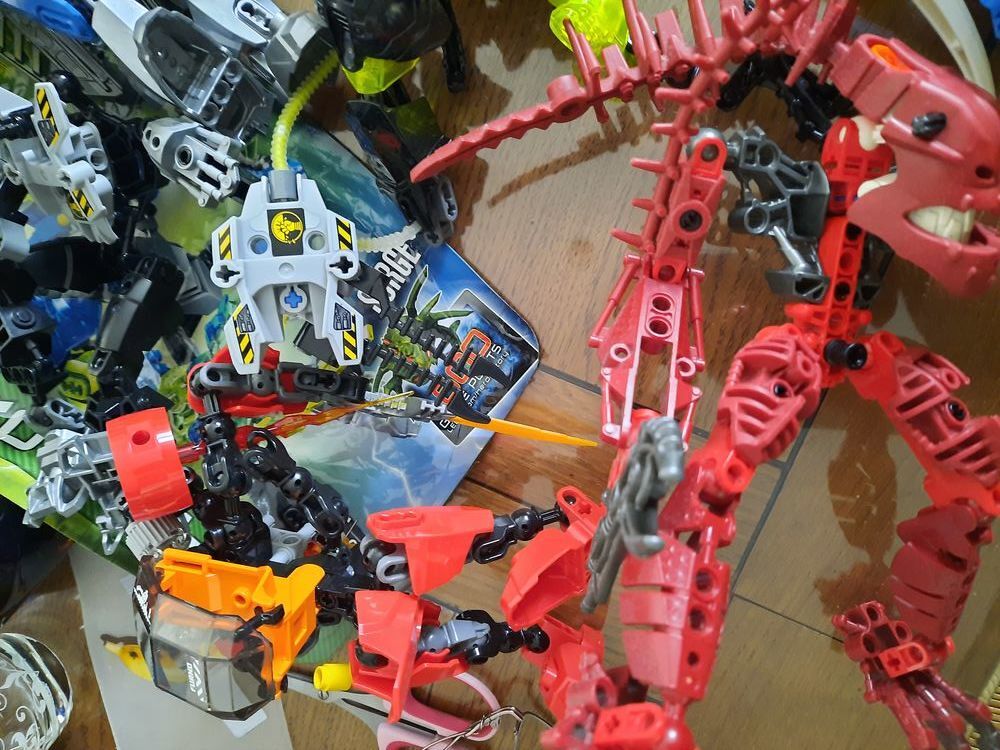 Gros lot Lego Bionicle + 2 autres constructions Lego Jeux / jouets