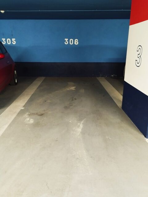  Parking / Garage  louer 12 m