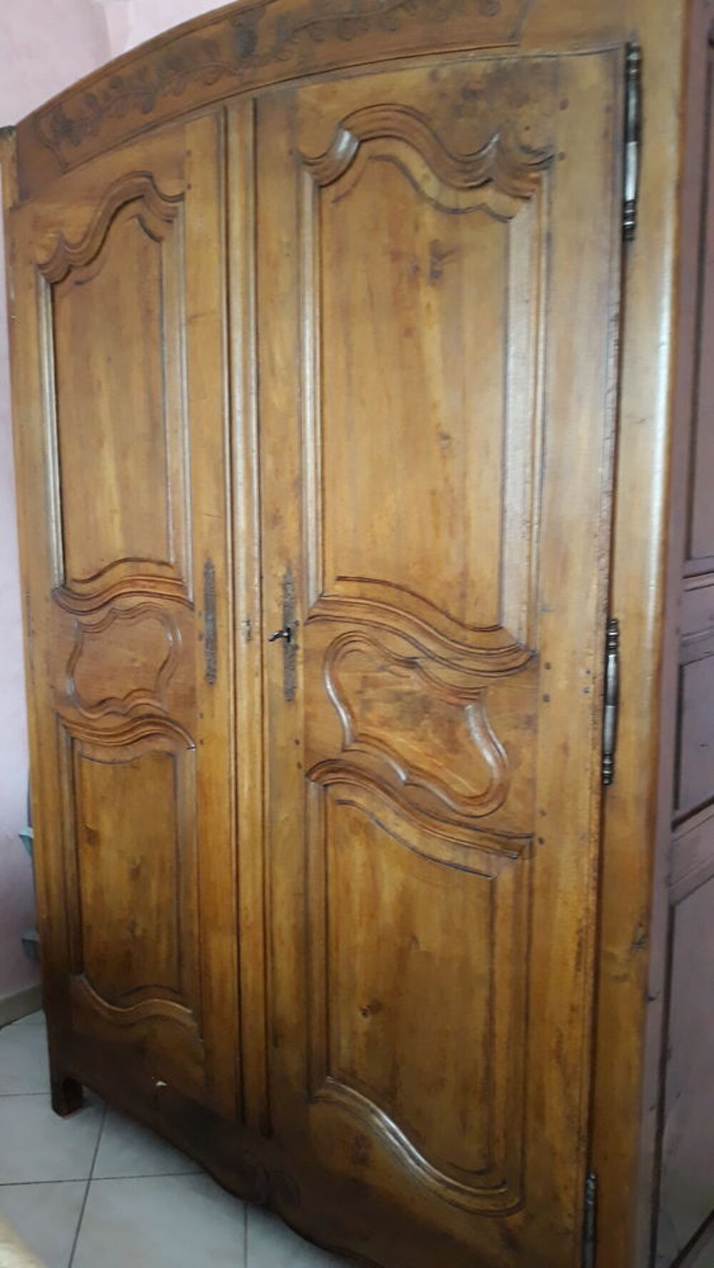 armoire en ch&ecirc;ne chevill&eacute;e d'&eacute;poque Meubles