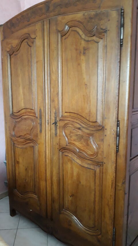 armoire en ch�ne chevill�e d'�poque  0 Orbeil (63)