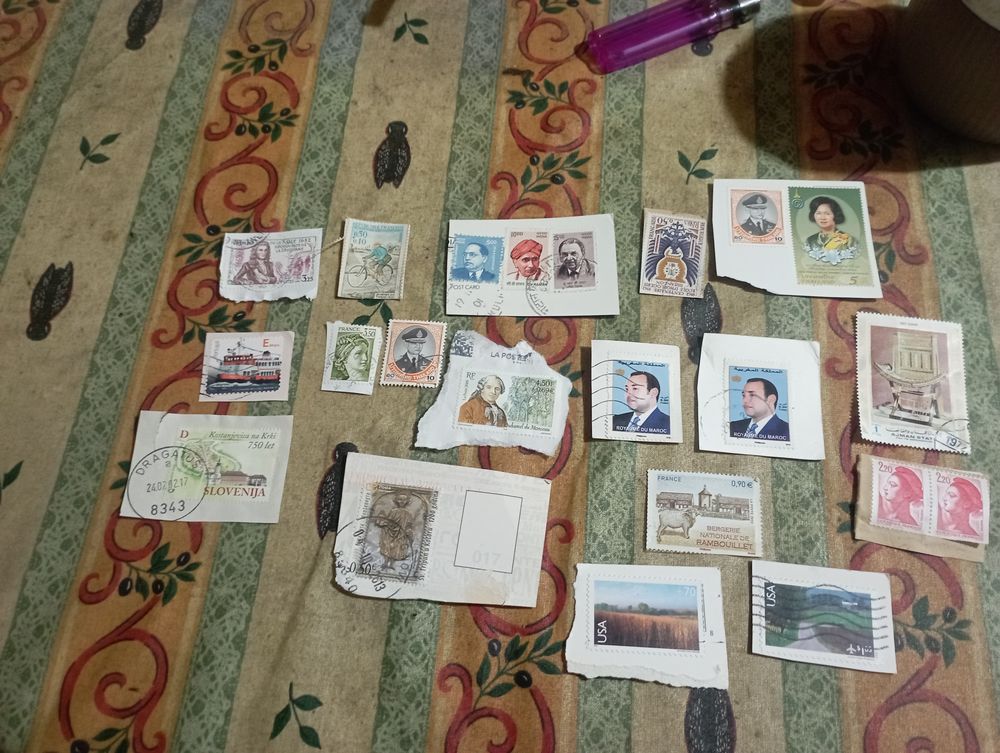Lot de timbres fran&ccedil;ais et &eacute;trangers impeccable Billetterie