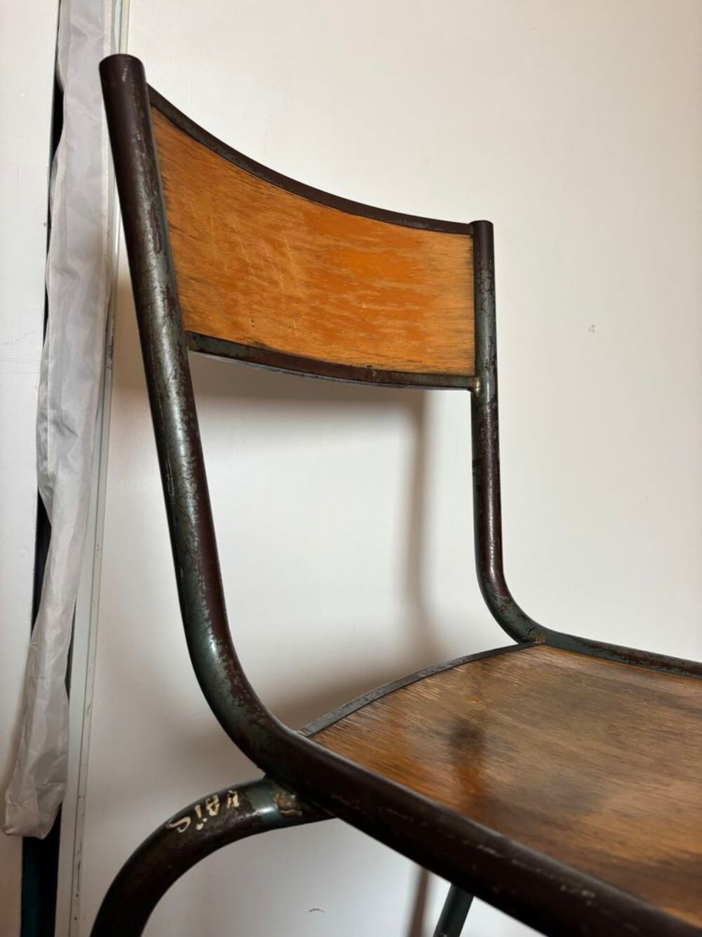 Chaises d'&eacute;cole anciennes en bois Meubles
