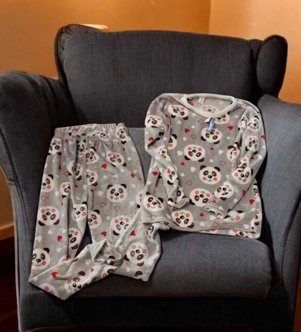 Pyjama douillet &agrave; motifs pandas €" Taille G Vêtements