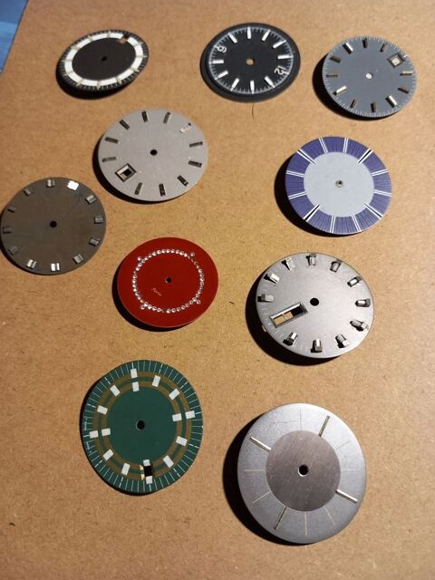 Lot de 10 cadrans Ronds/plats pour montres
18 Paris 4 (75)